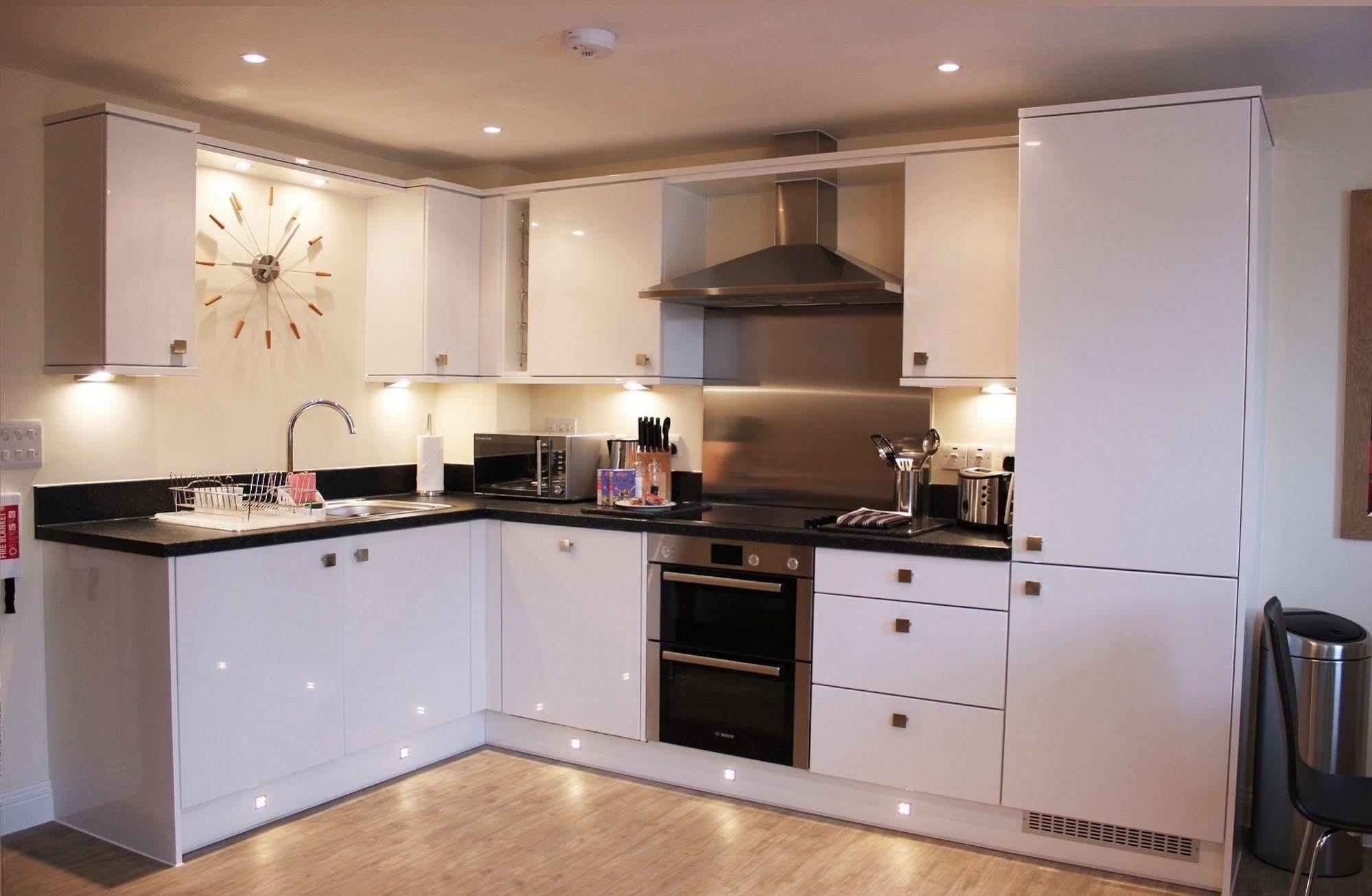 Central Point - House Of Fisher Apartman Basingstoke Kültér fotó